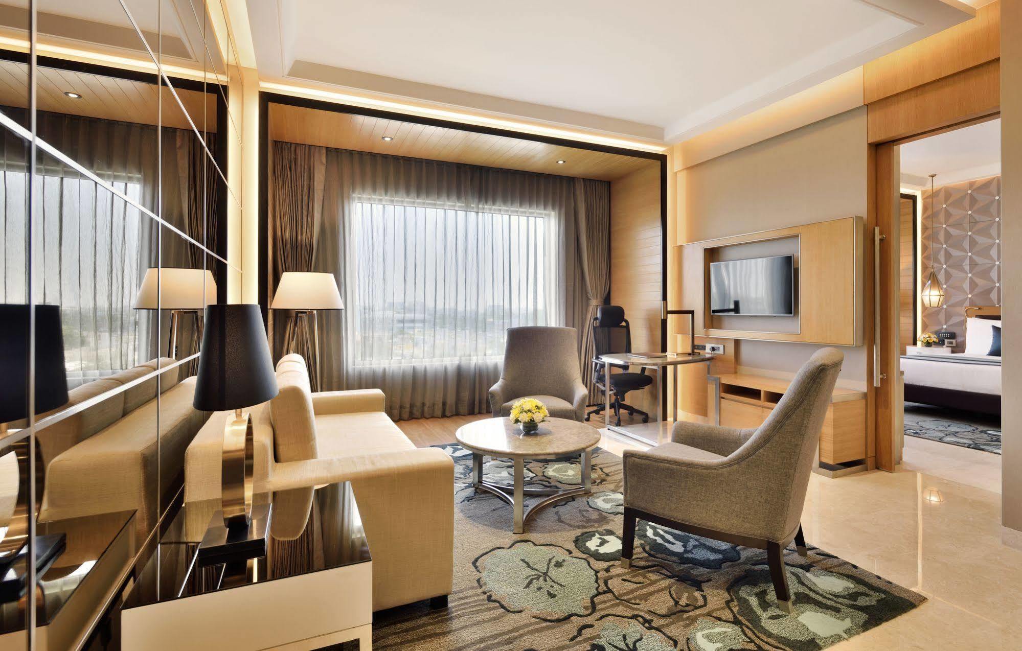 Radisson Blu Coimbatore Eksteriør bilde Suite at the hotel